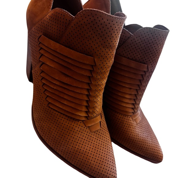 Vince Camuto Levana Tan Women's Ankle Boots Sz 10 - Picture 12 of 12